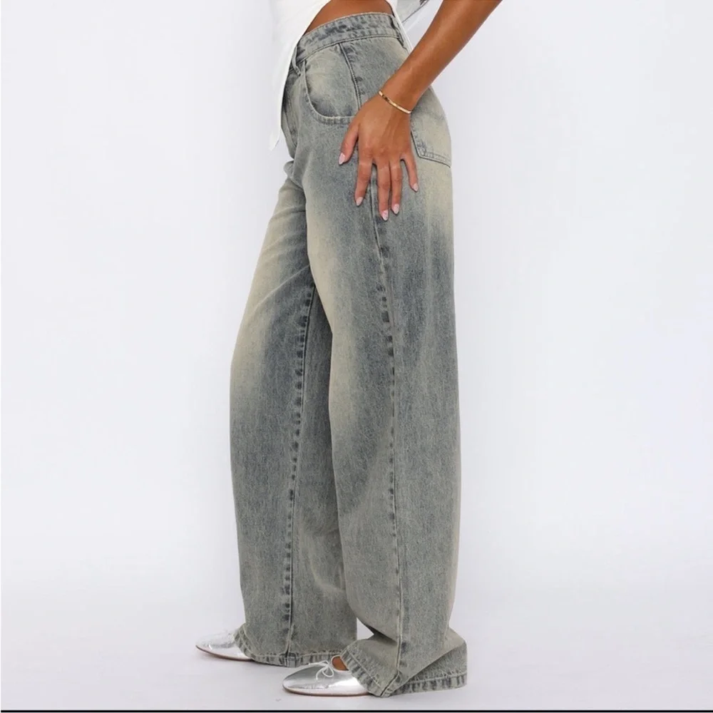 White Fox Willow Mid-Rise Wide Leg Jeans in Sand NWOT